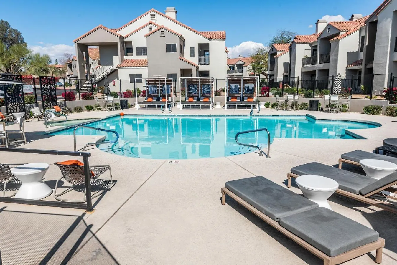 Stylish Scottsdale Retreat Pool Gym For 6 Apartment