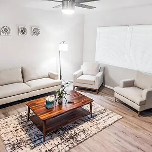  Apartment Stunning 2 Bedroom In